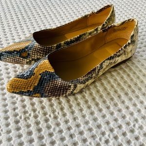 KAARI blue Snakes flats